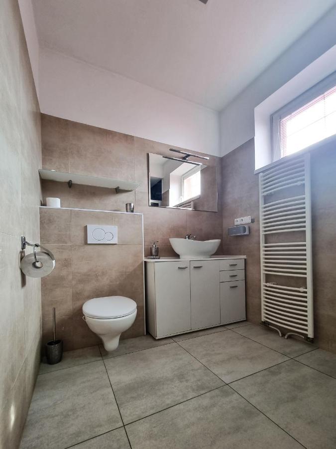 Spacious Apartment Near Hockey And Football Arena Bratislava Exteriér fotografie