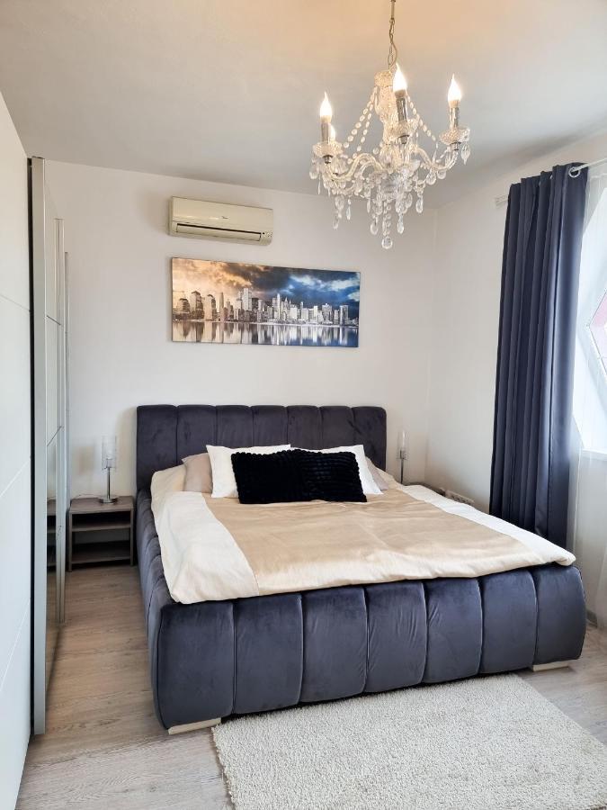 Spacious Apartment Near Hockey And Football Arena Bratislava Exteriér fotografie